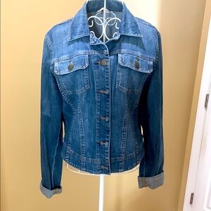 Cabi Denim Jacket
EUC
Armpit 18 in
Length 21 in